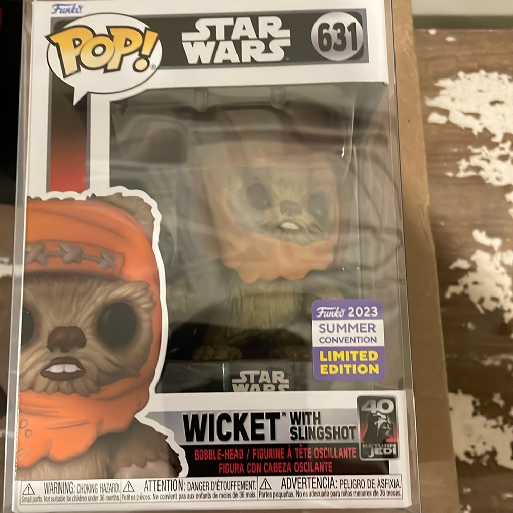 Funko Pop Stars Wars 631 Wicket With a Sling Slot 2023 Limited
